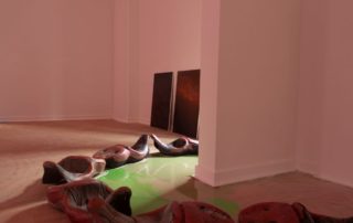 'The Pit’, Sulfur Suel (doen opzwellen) and ‘Aerosol Air', (installation)